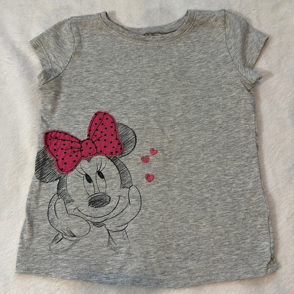 Size 5T Minnie Mouse Tee